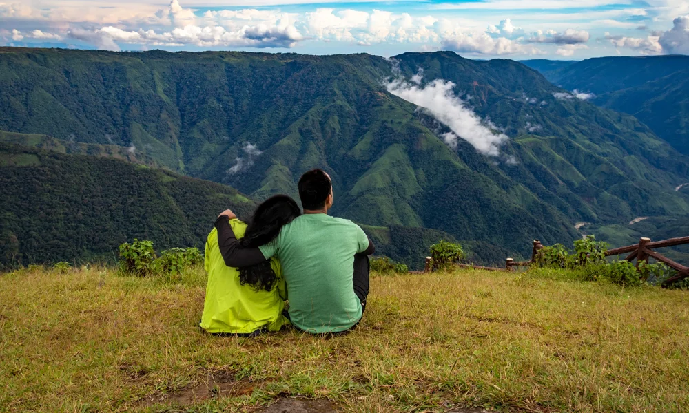 Mahabaleshwar honeymoon package with strawberry valley views
