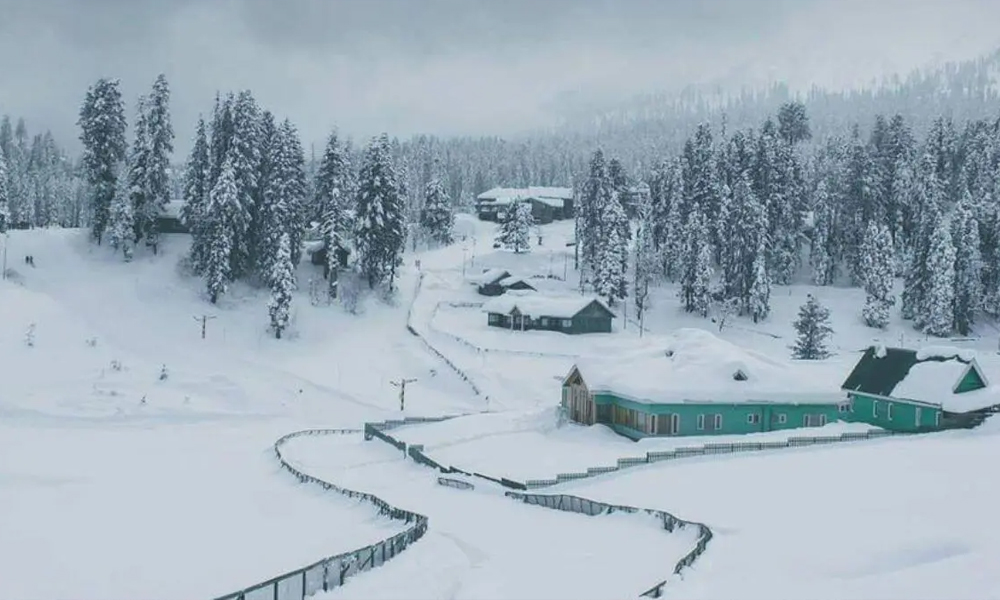 Gulmarg meadows and skiing – Kashmir winter tour package snow paradise