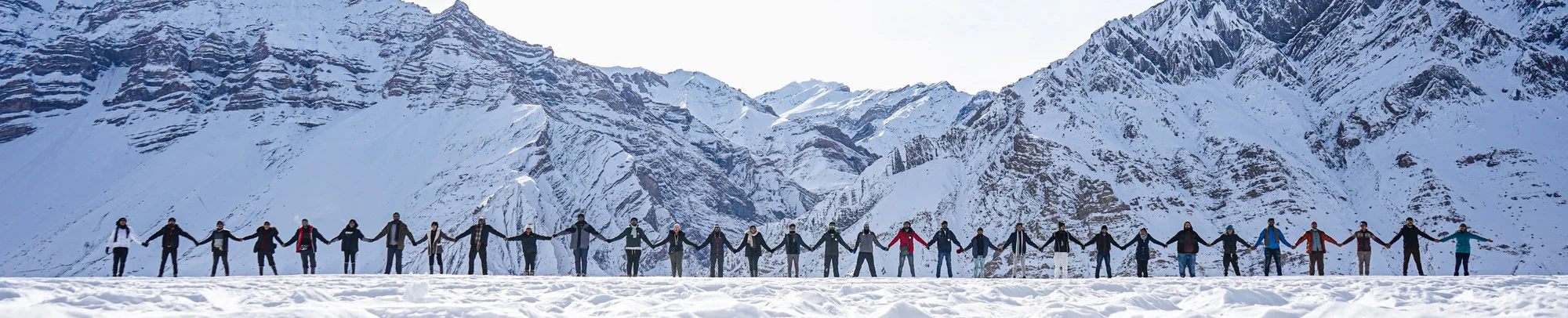 Kashmir tour packages from Pune – scenic valley and Dal Lake view