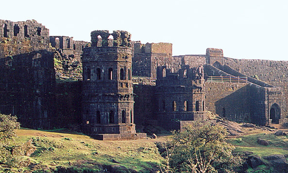 Raigad Fort – historic Maratha Empire capital with cable car and valley views